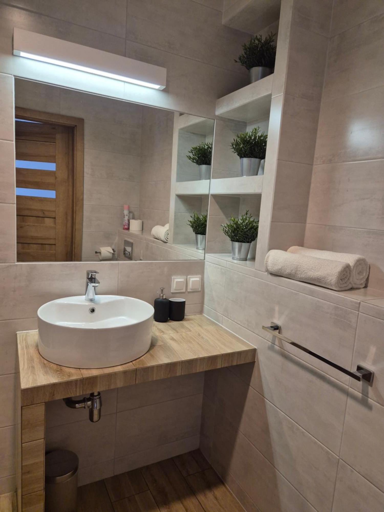 Apartament Wsrod 1000Cy Swiatel - Z Parkingiem W Hali Garazowej- Duzy Balkon Z Lezakami - Piekny Widok Noca Na Panorame Tysiaclecia Катовице Экстерьер фото